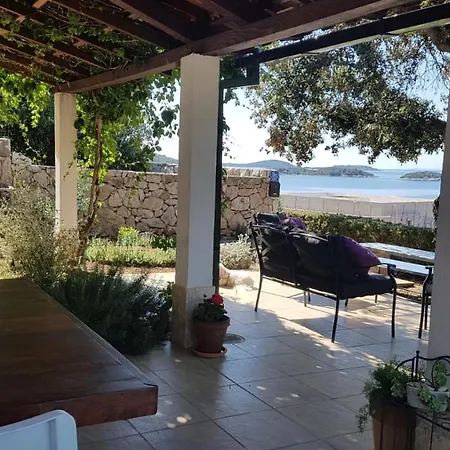 Studio Apartman Terrace-sevid
